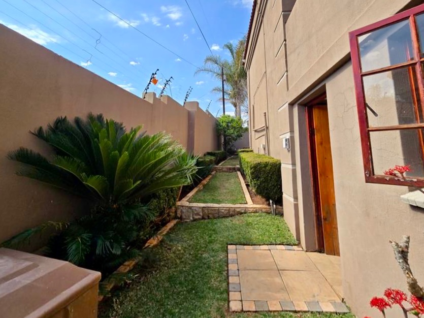 4 Bedroom Property for Sale in Wilkoppies North West